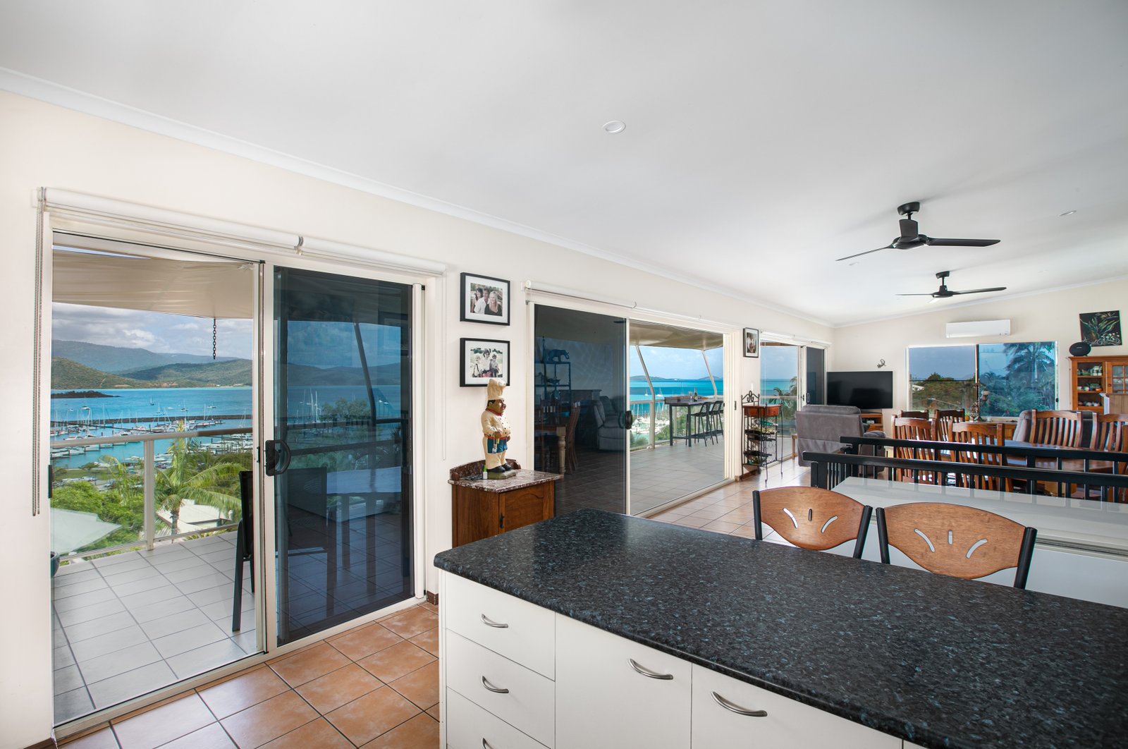 20 Airlie Crescent AIRLIE BEACH 19