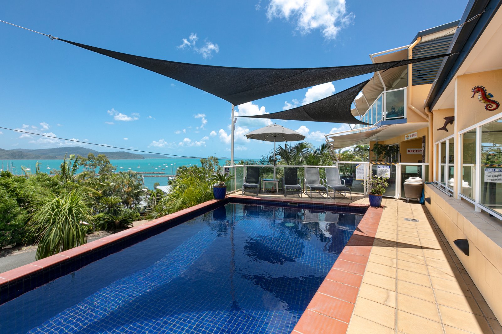 20 Airlie Crescent AIRLIE BEACH 21