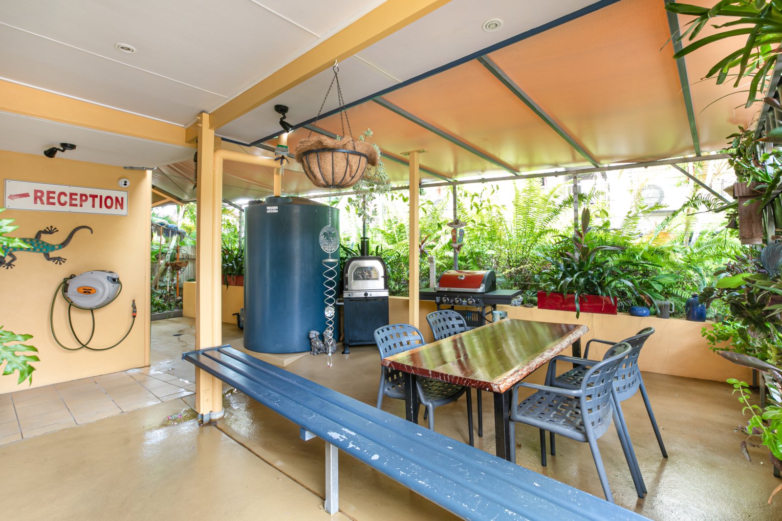 20 Airlie Crescent AIRLIE BEACH 24