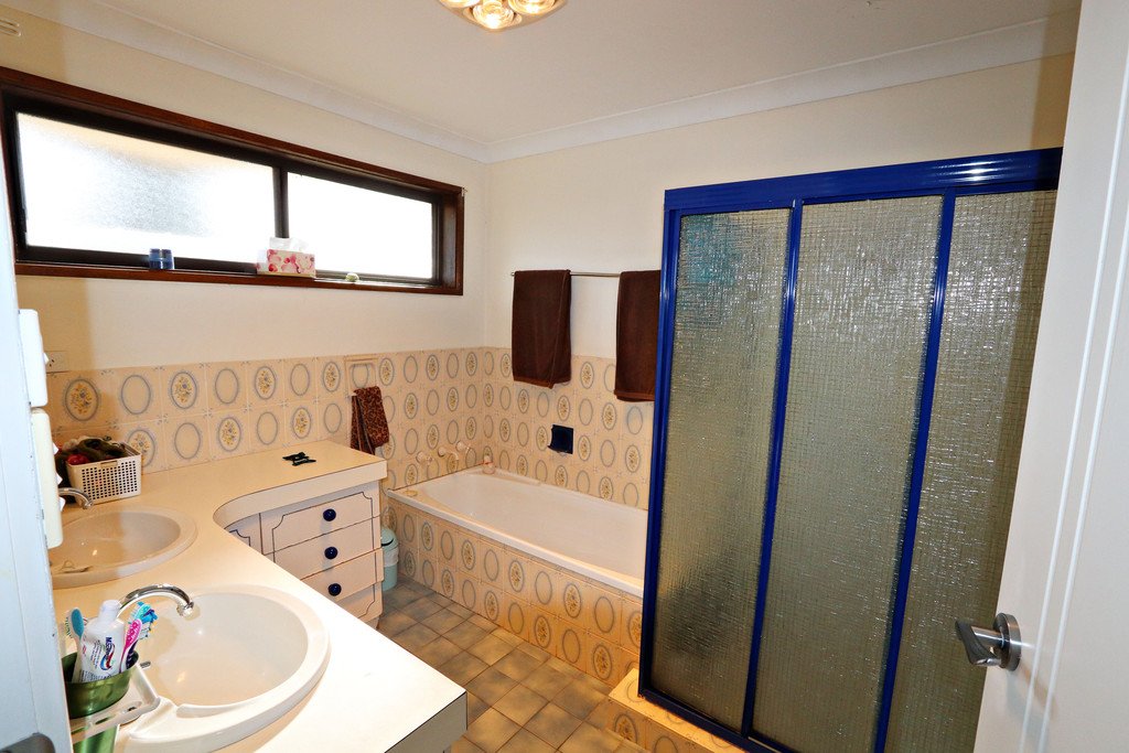 20 Albury Close TUMBARUMBA 9