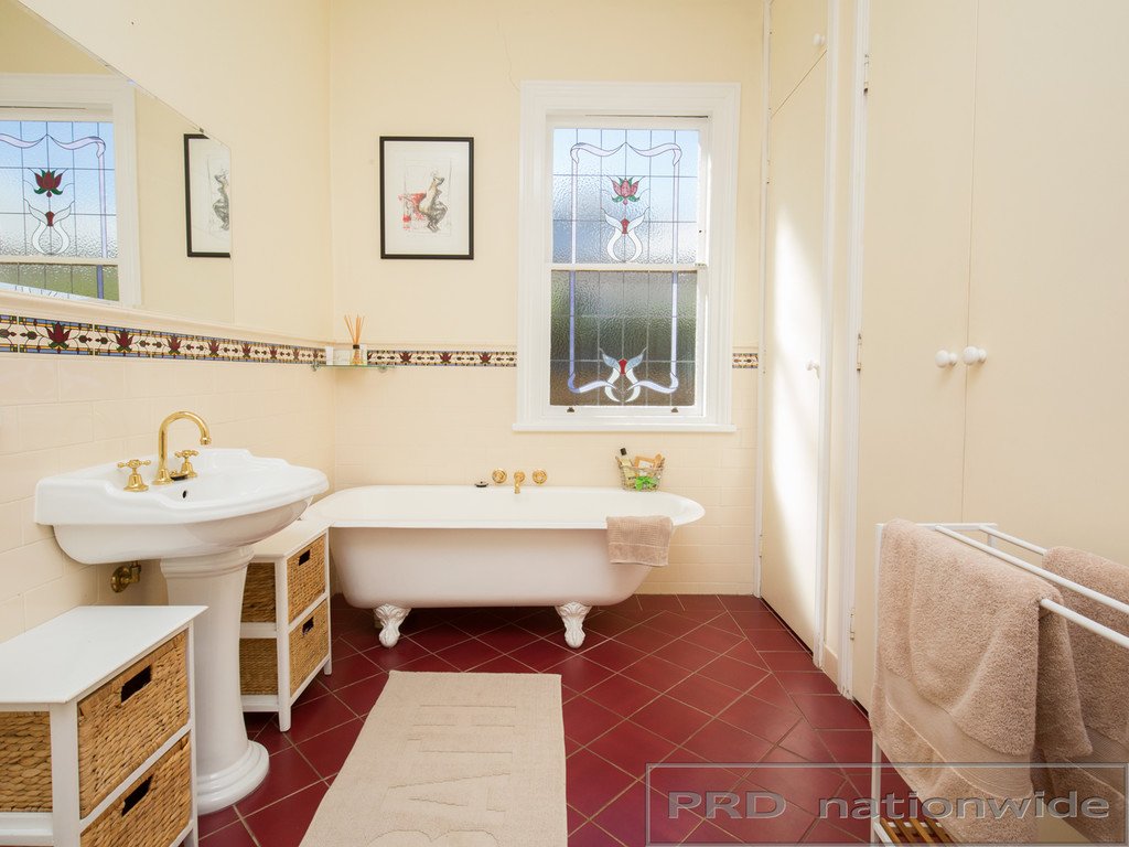 20 Allan Street LORN 11