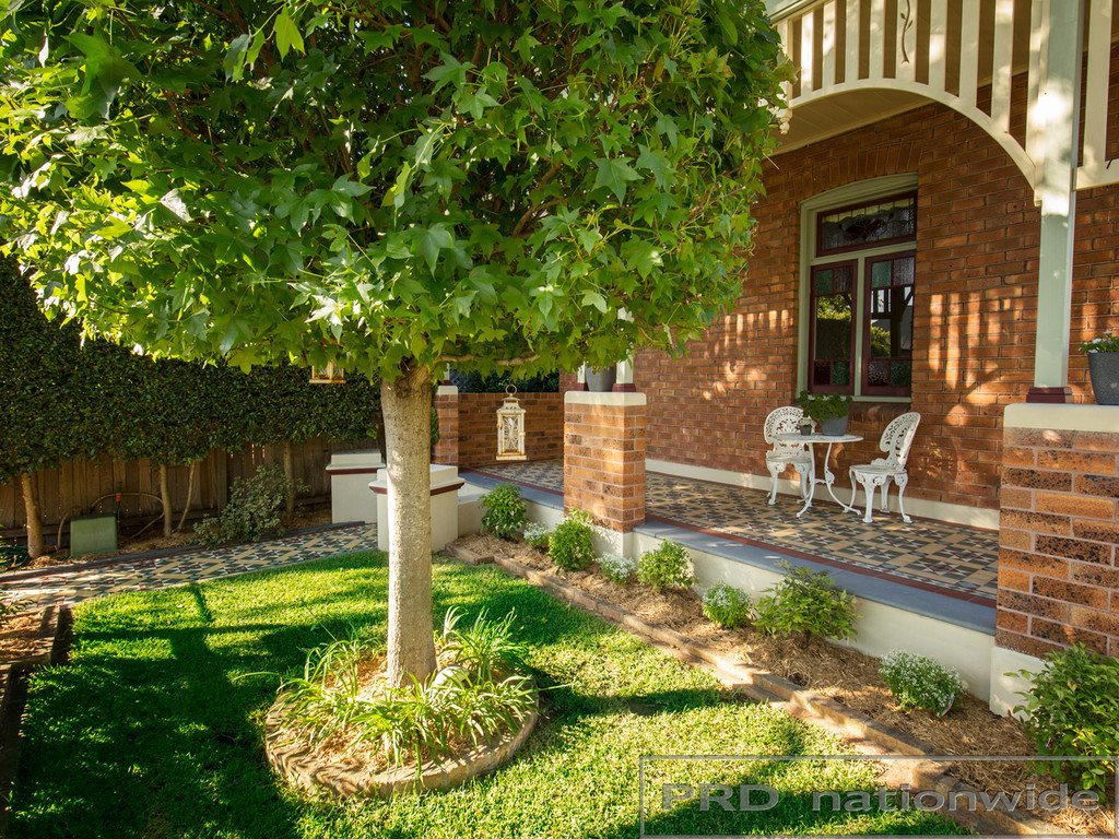 20 Allan Street LORN 16