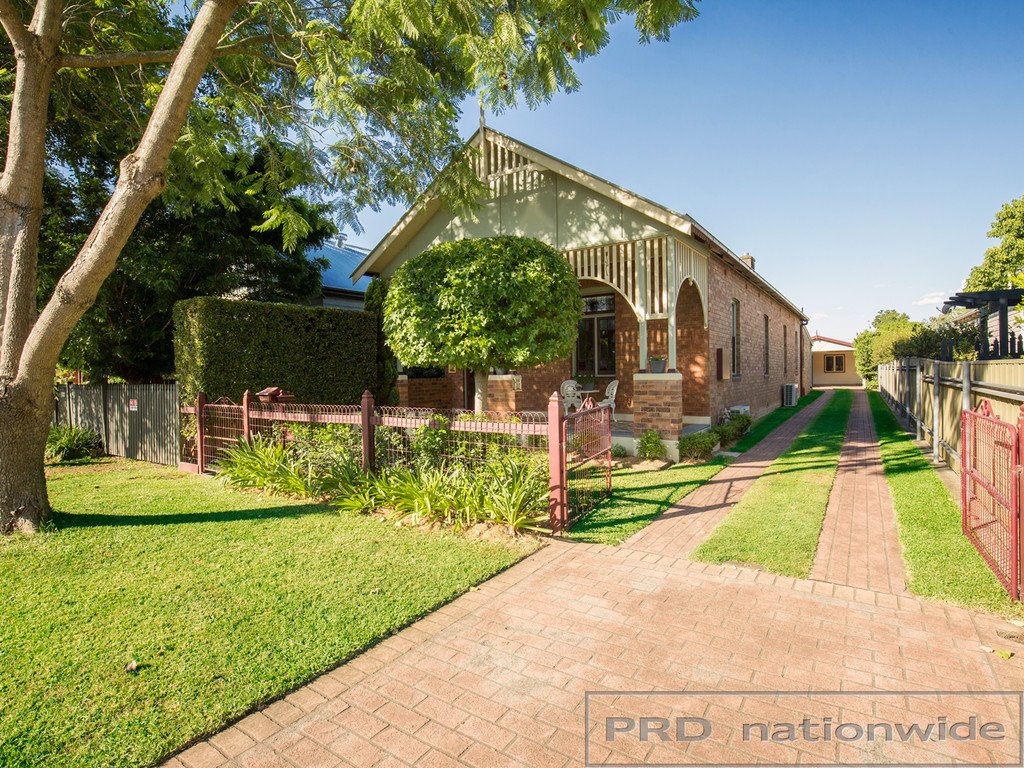 20 Allan Street LORN 18