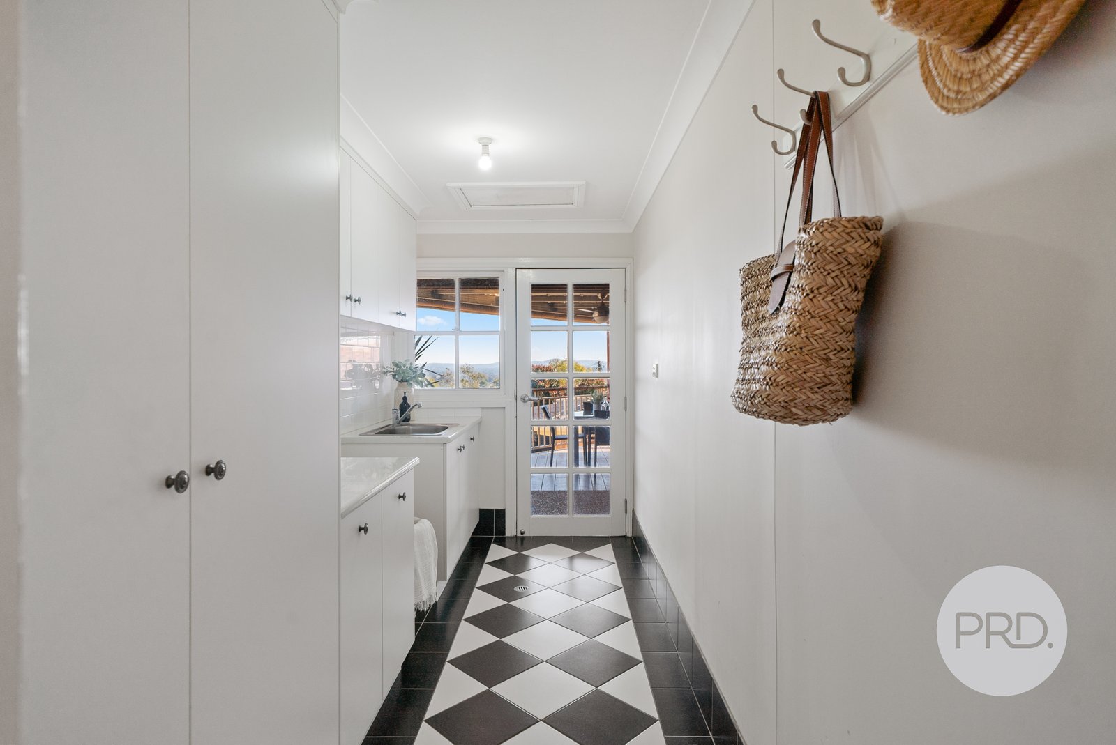 20 Amsterdam Crescent TOLLAND 12