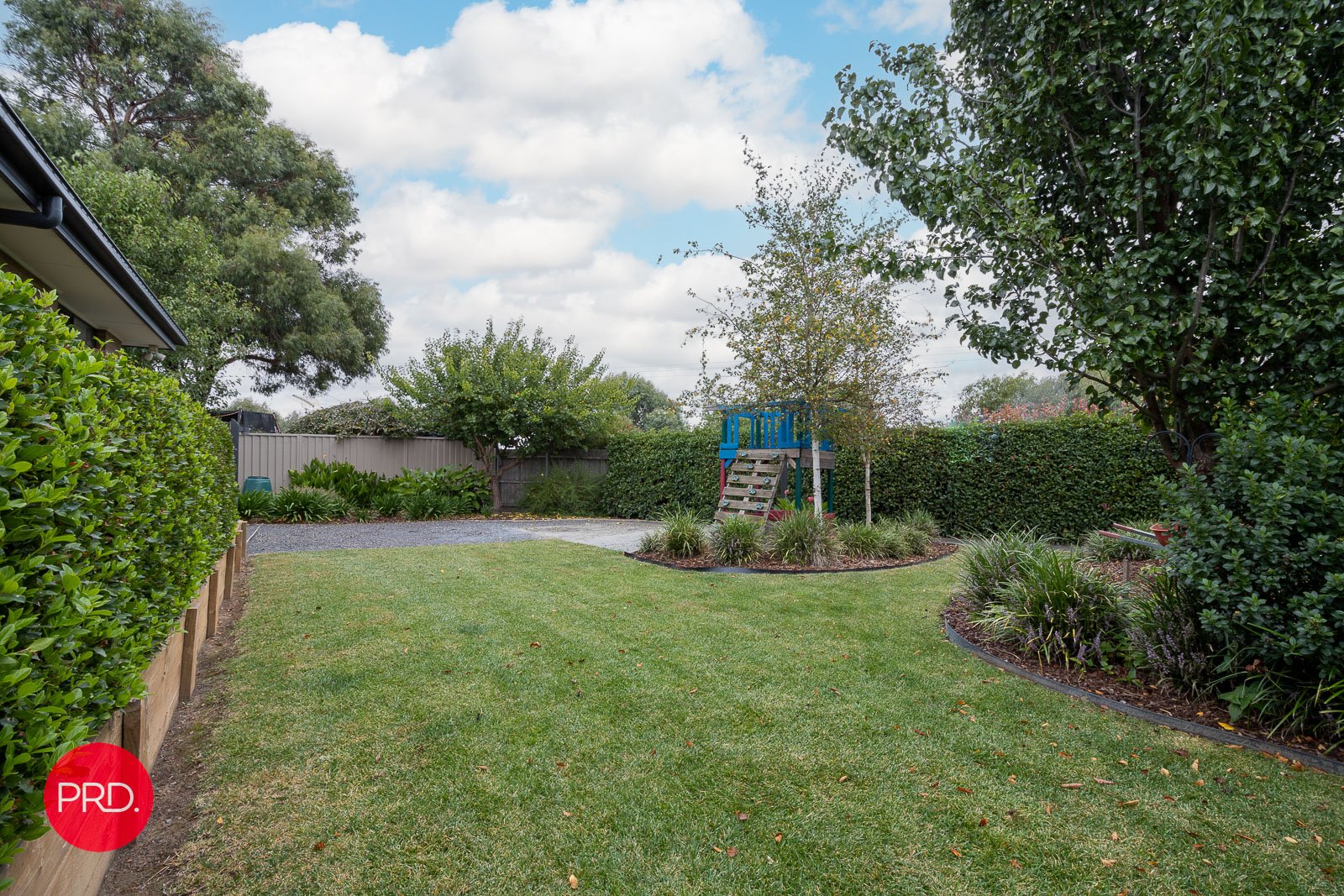 20 Angus Place BUNGENDORE 19