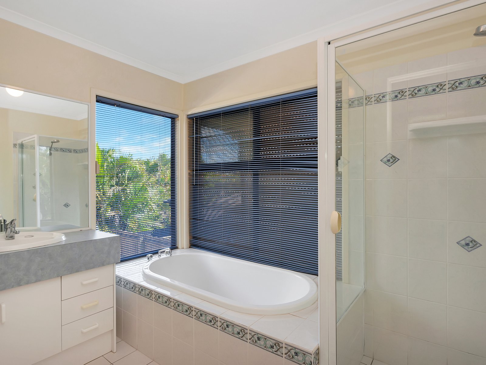 20 Ardisia Court BURLEIGH HEADS 10