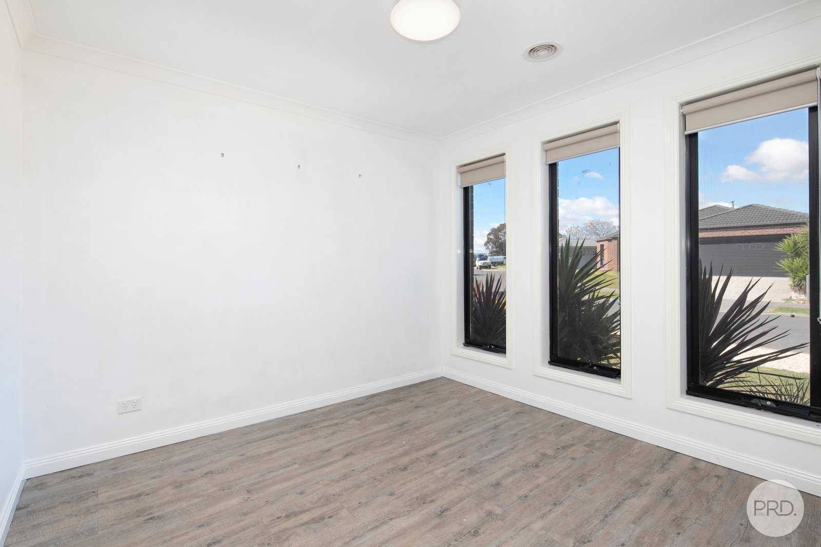 20 Ashwood Gardens MITCHELL PARK 2