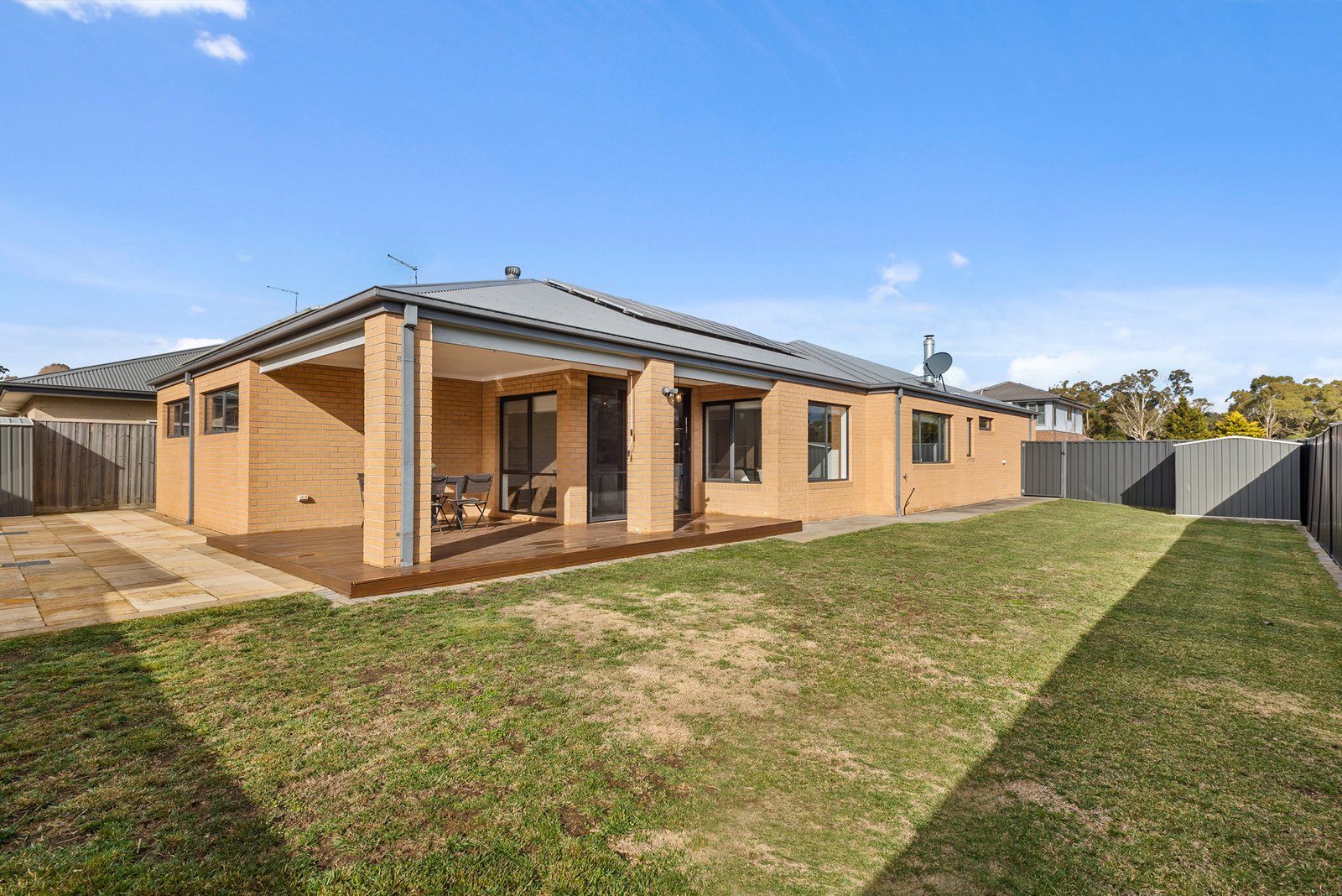 Real Estate and Property in 20 Beaumont Place, Woodend, VIC