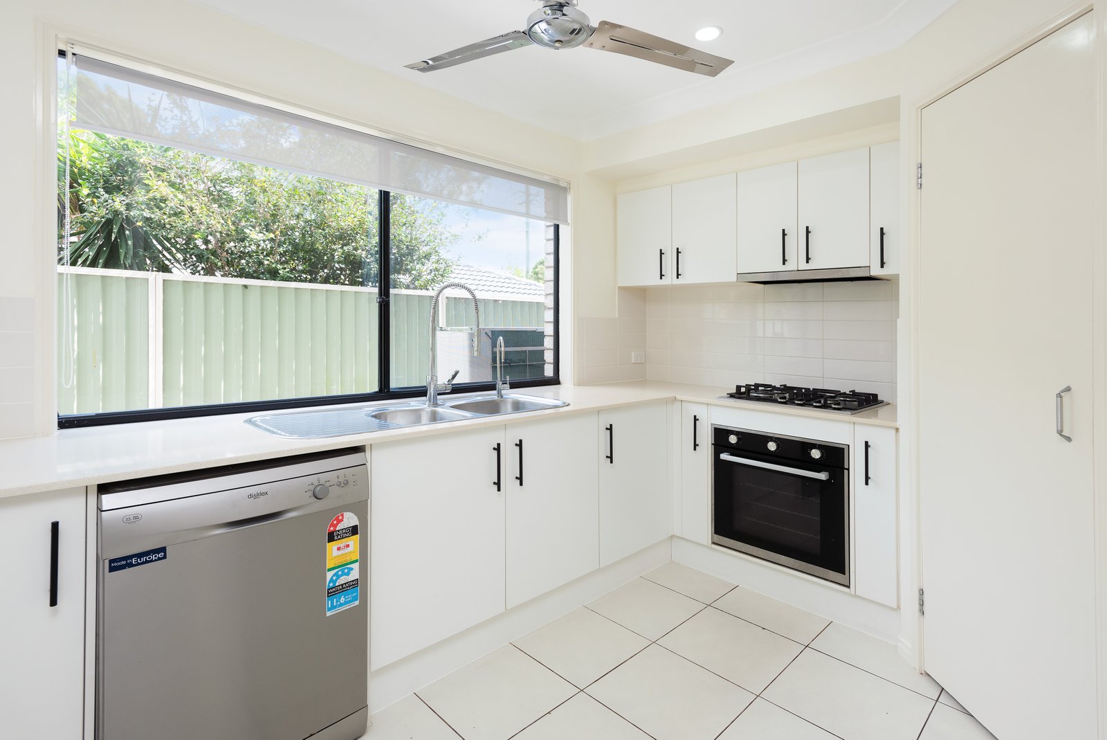 20 BEITZ Avenue LABRADOR 12