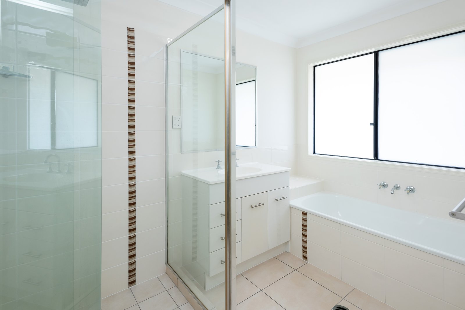 20 BEITZ Avenue LABRADOR 23