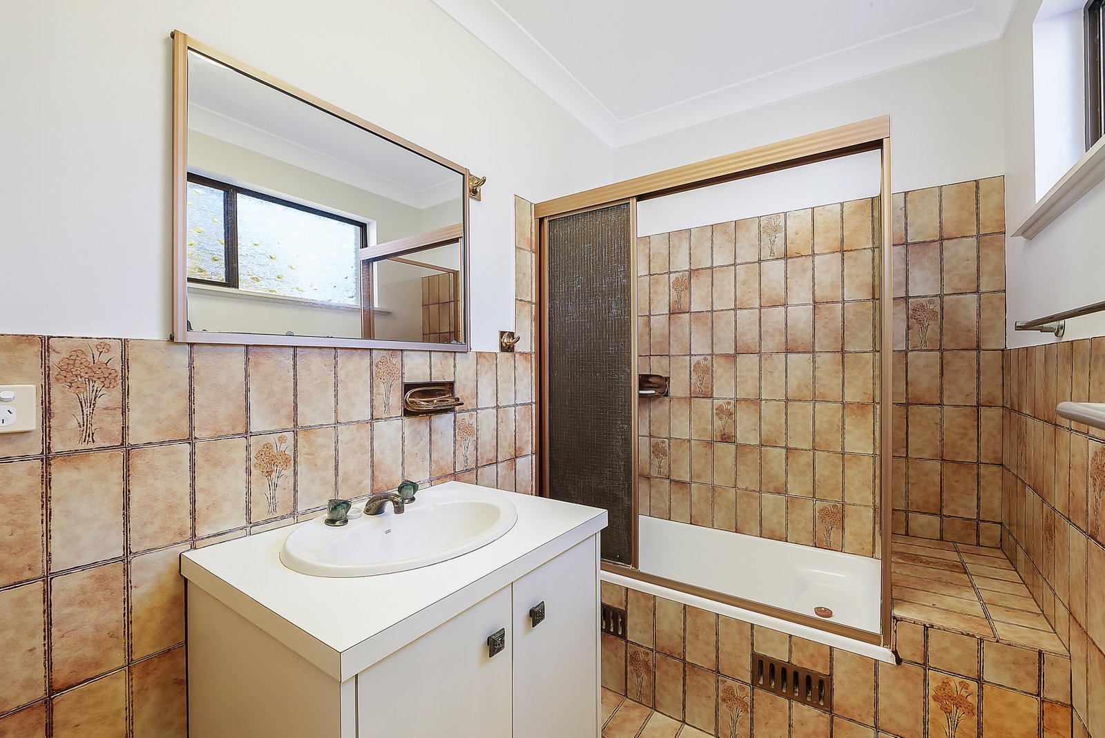 20 Bergalia Crescent CAMDEN HEAD 9