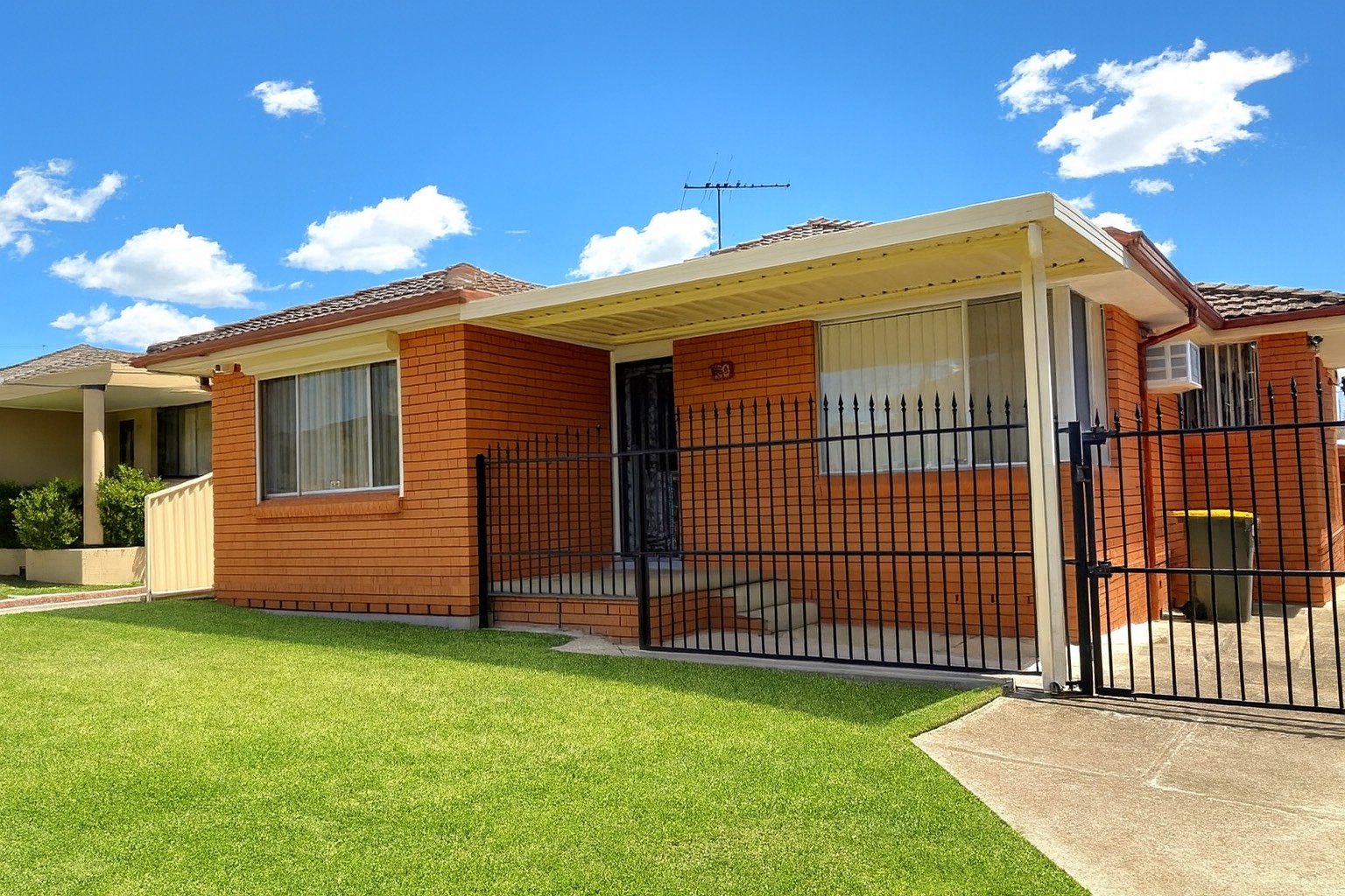 20 Brisbane Avenue LURNEA 1