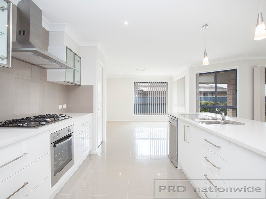 20 Brittany Avenue RUTHERFORD 4