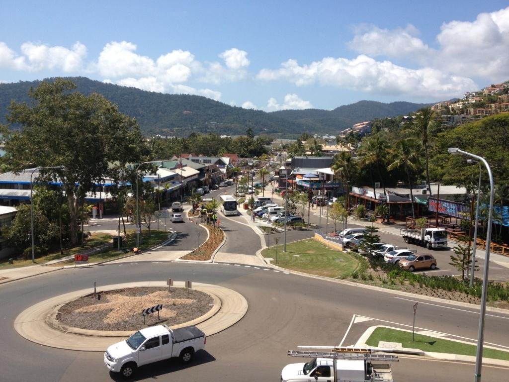 20 Broadwater Ave  AIRLIE BEACH 4