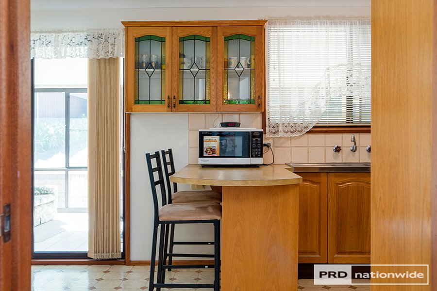 20 Brolga Way TAMWORTH 8