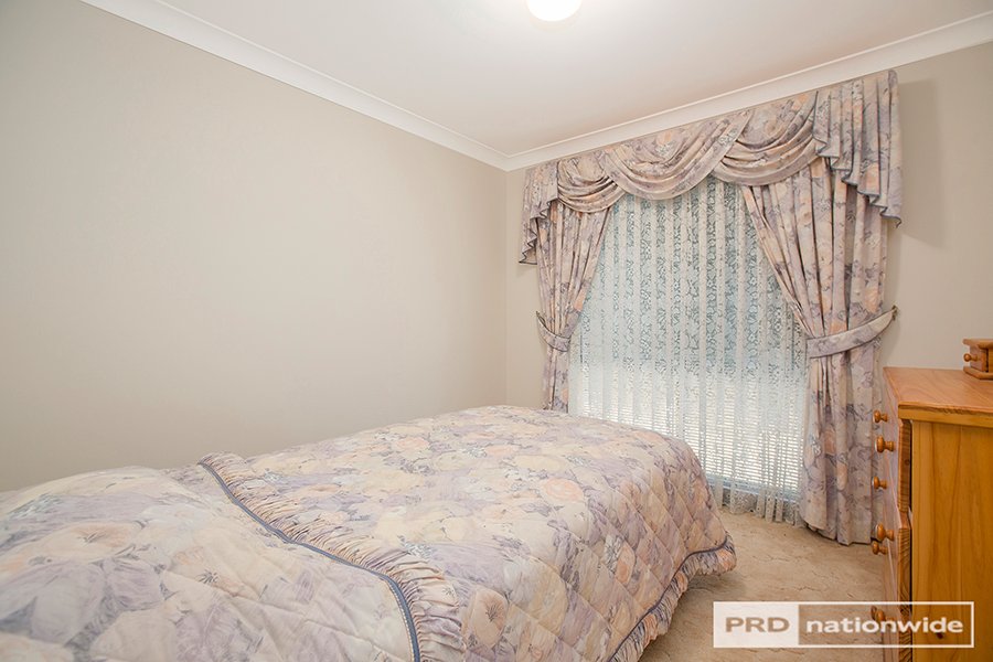 20 Brolga Way TAMWORTH 15