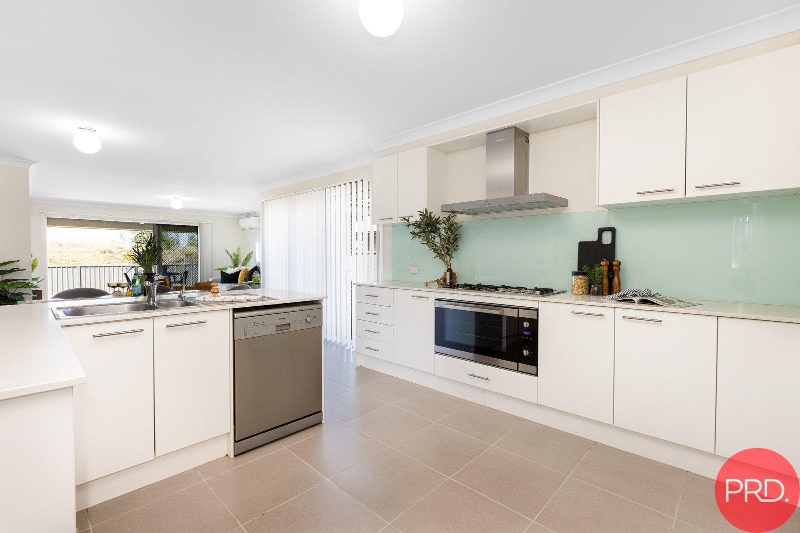 20 Cagney Road RUTHERFORD 4