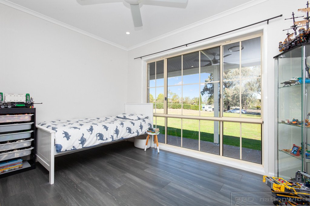 20 Cahill Close BLACK HILL 14