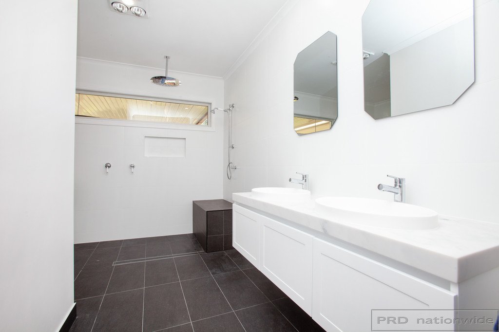 20 Cahill Close BLACK HILL 16