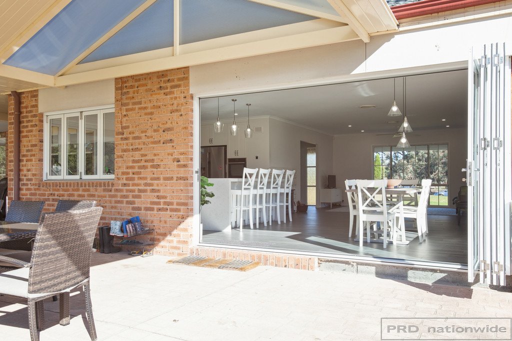 20 Cahill Close BLACK HILL 21