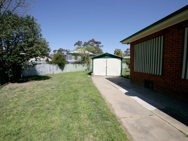 20 Campbell Place WAGGA WAGGA 6