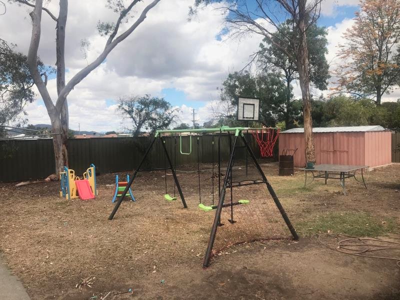 20 Carole Drive TAMWORTH 9