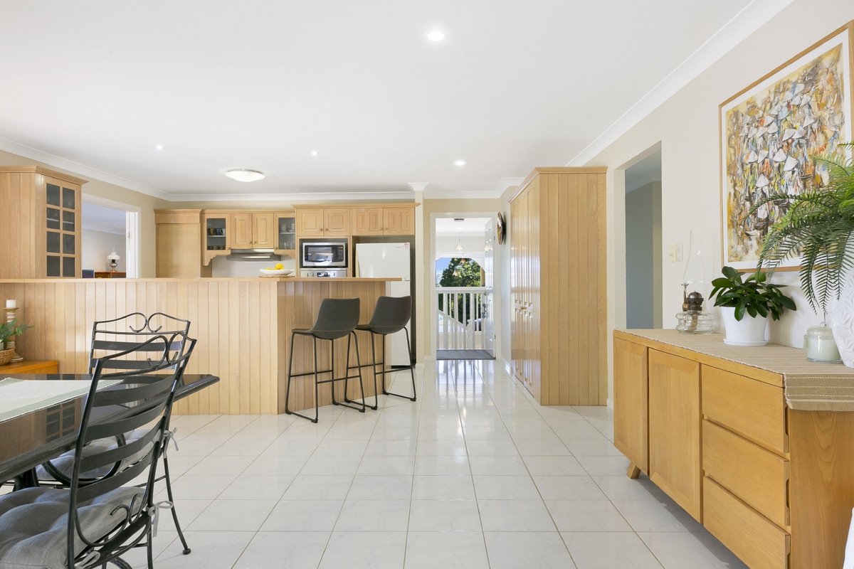 20 Castlecrag Avenue Banora Point 9