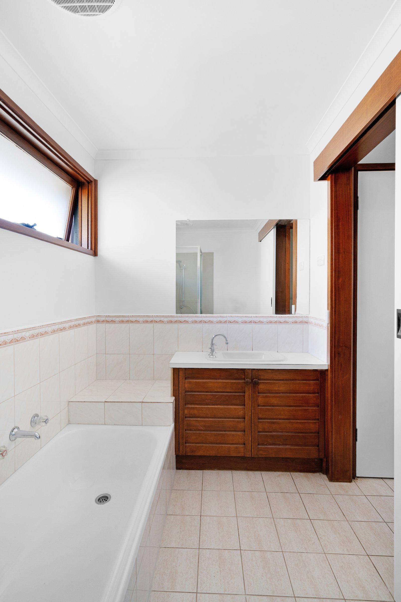 Real Estate and Property in 20 Chester Court, Endeavour Hills, VIC