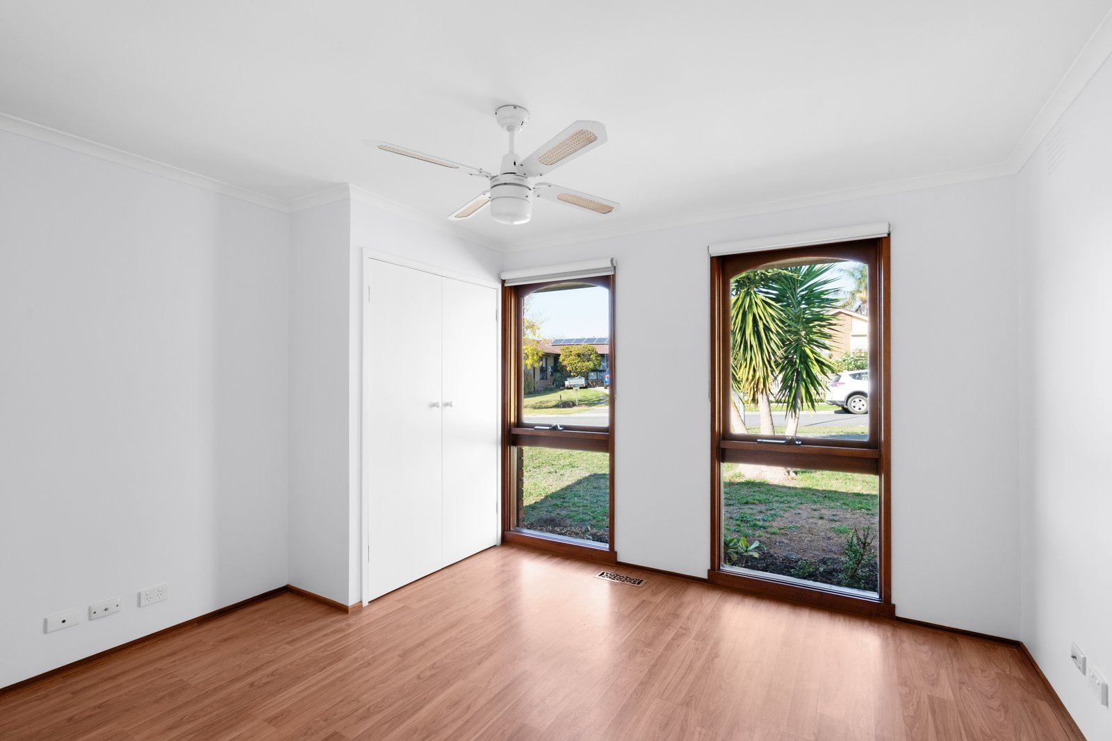 Real Estate and Property in 20 Chester Court, Endeavour Hills, VIC