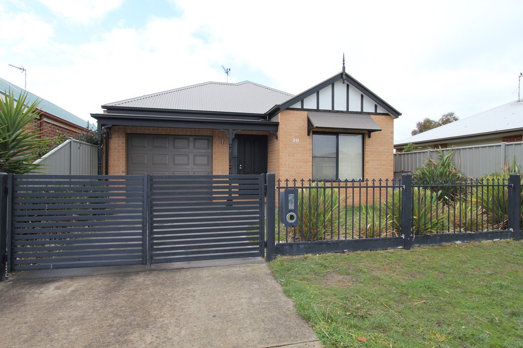 20 Clifton Street DELACOMBE 1