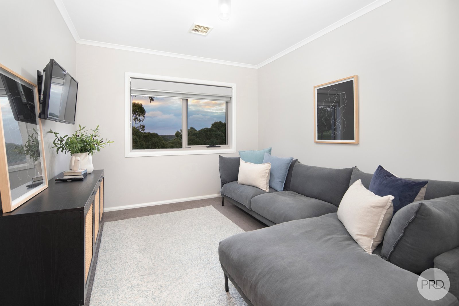 20 Club House Close BUNINYONG 14