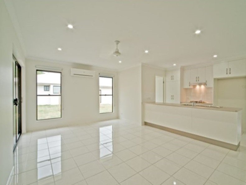 20 Companion Way CANNONVALE 2