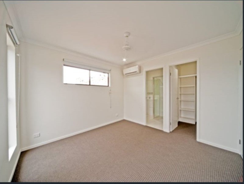 20 Companion Way CANNONVALE 4