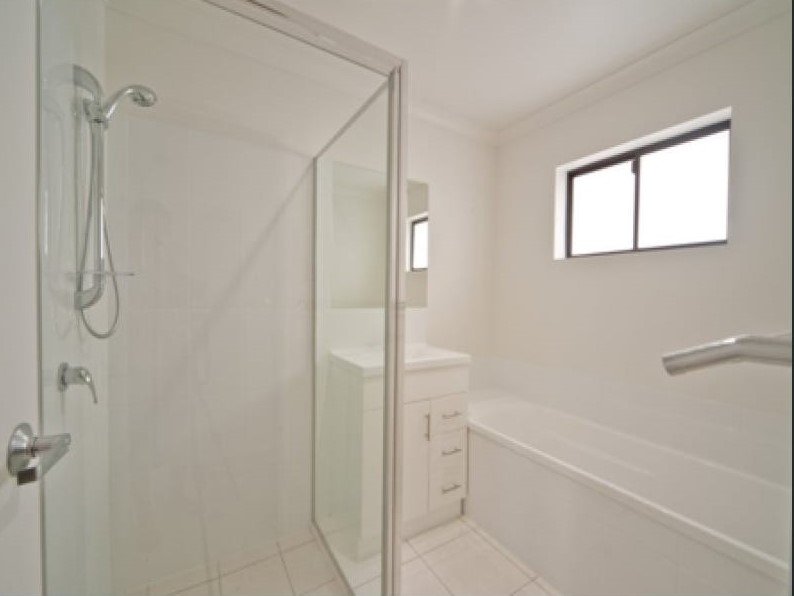 20 Companion Way CANNONVALE 5