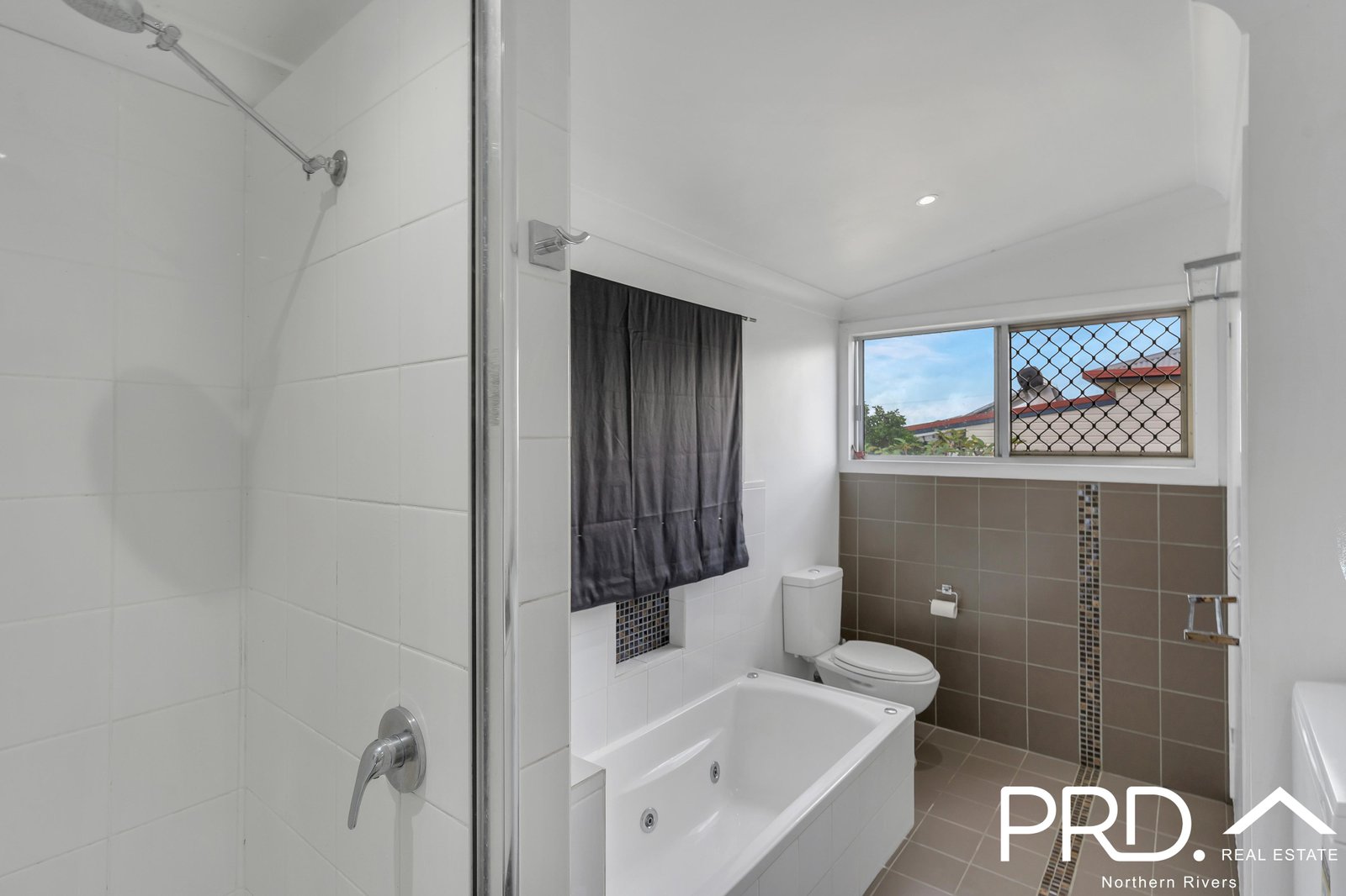 20 Convent Parade CASINO 23