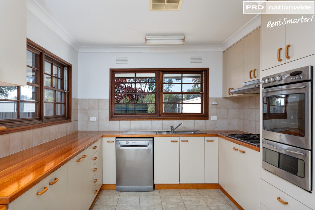 20 Dalkeith Avenue LAKE ALBERT 4