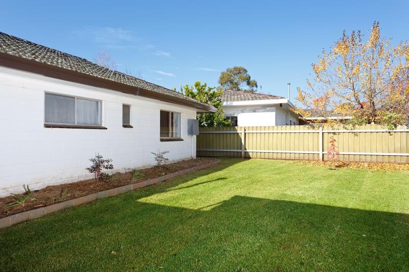 20 Dalkeith Avenue LAKE ALBERT 9