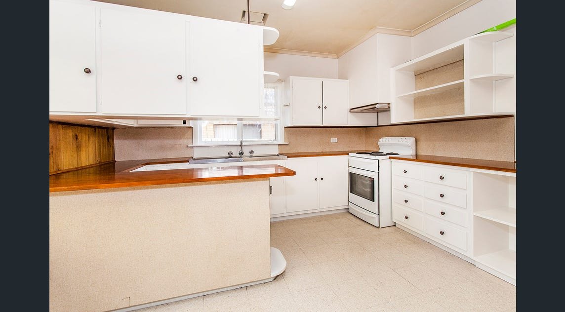 Real Estate and Property in 20 Derreck Avenue, Bulleen, VIC