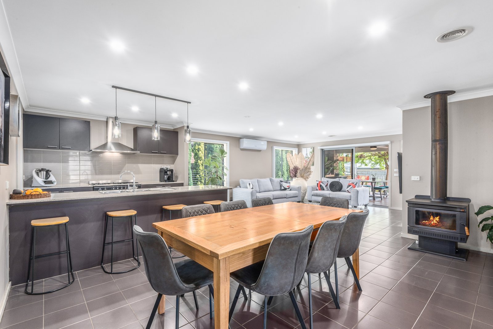 Gallery: 20 Diaz Drive