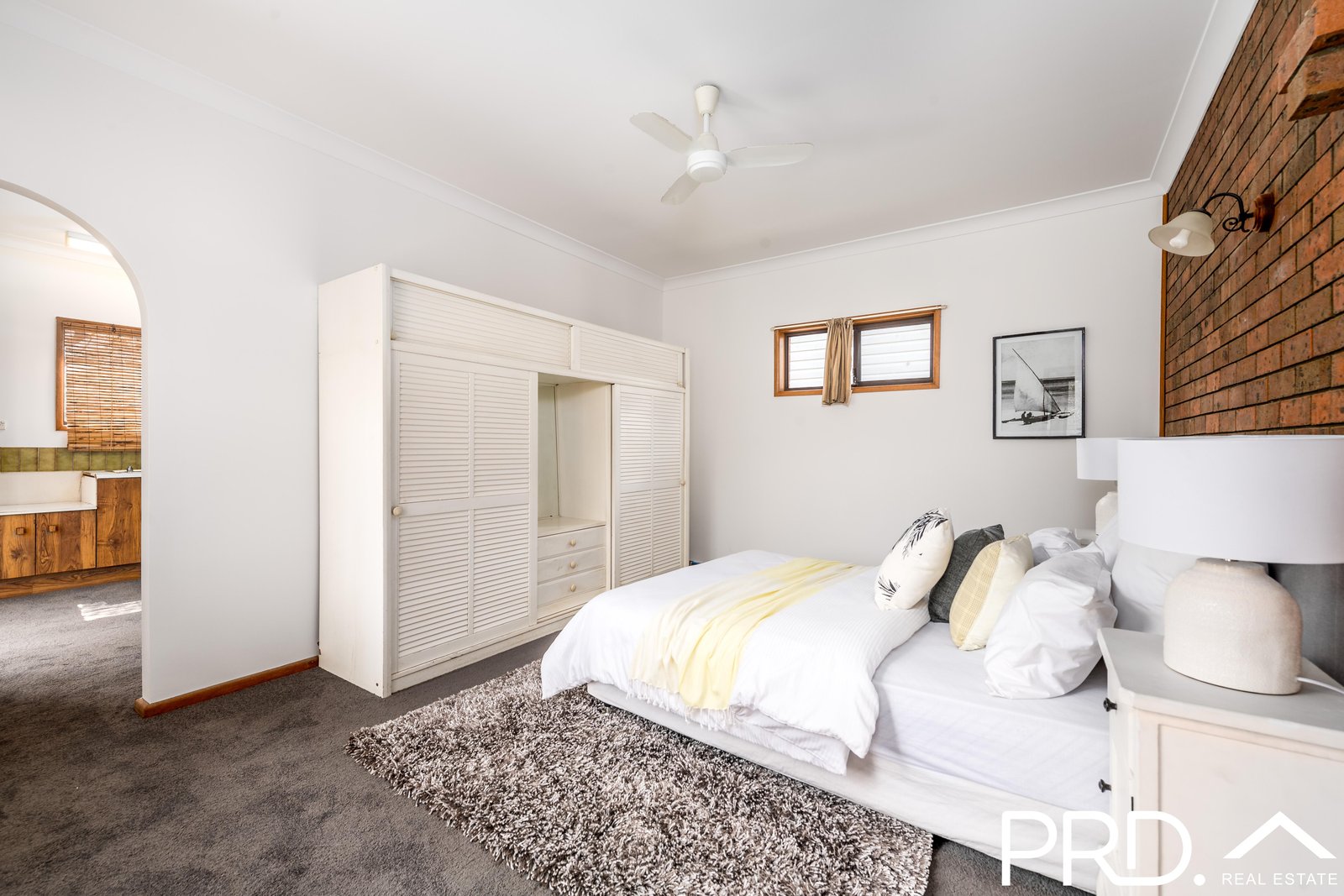 20 Donald Street PICNIC POINT 9