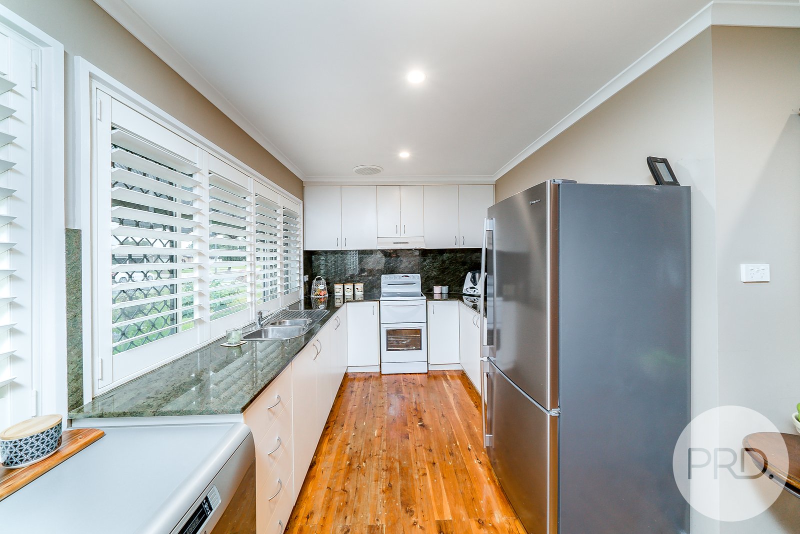 20 Eyre Street LAKE ALBERT 2