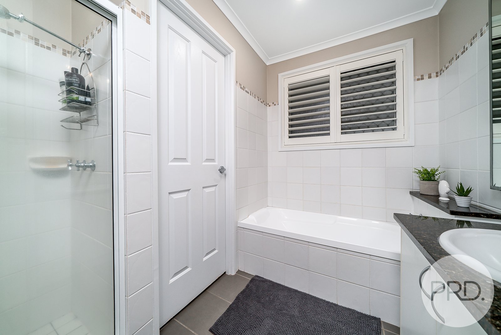 20 Eyre Street LAKE ALBERT 12