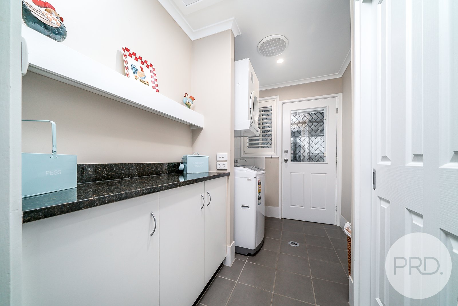 20 Eyre Street LAKE ALBERT 13