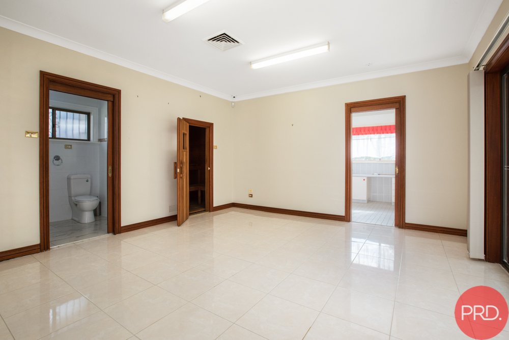 20 FORSYTHE Parade BLACK HILL 15