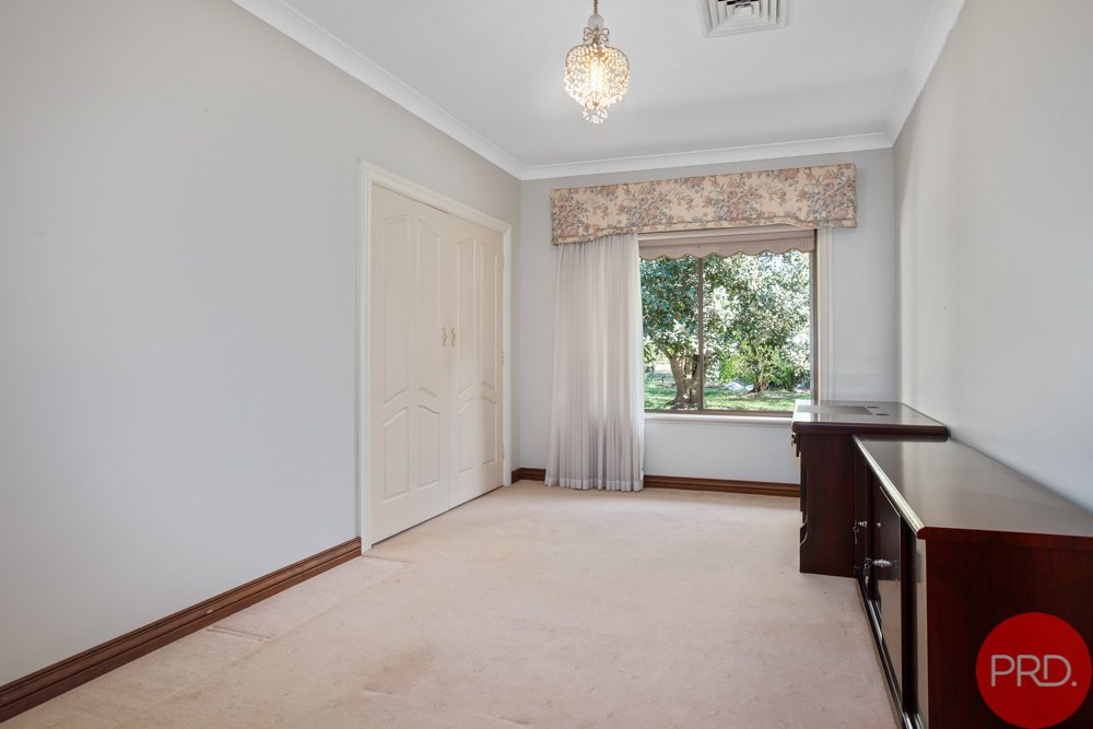 20 FORSYTHE Parade BLACK HILL 17