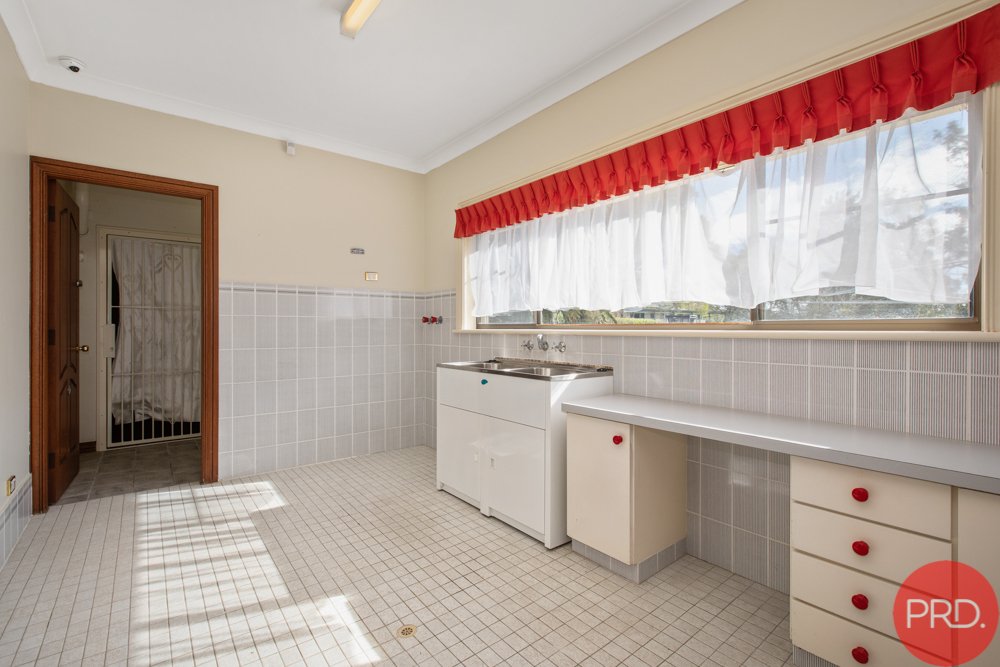 20 FORSYTHE Parade BLACK HILL 18