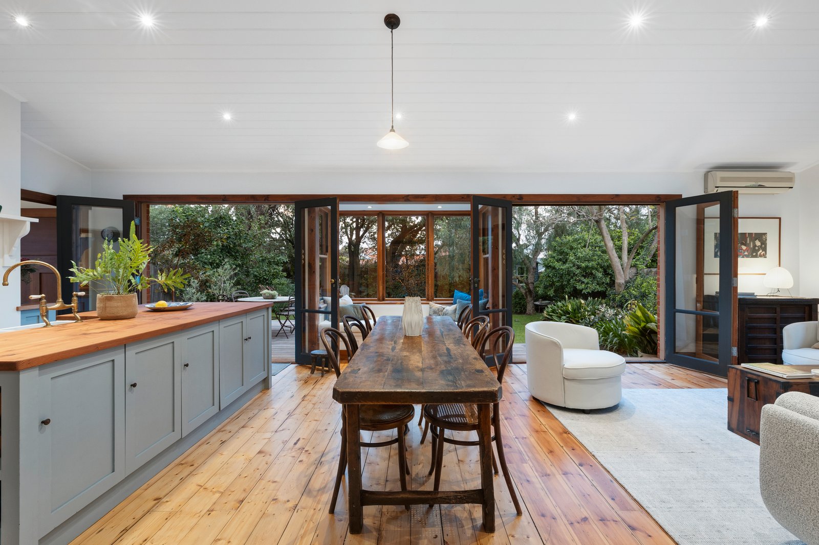 Gallery: 20 Francis Street
