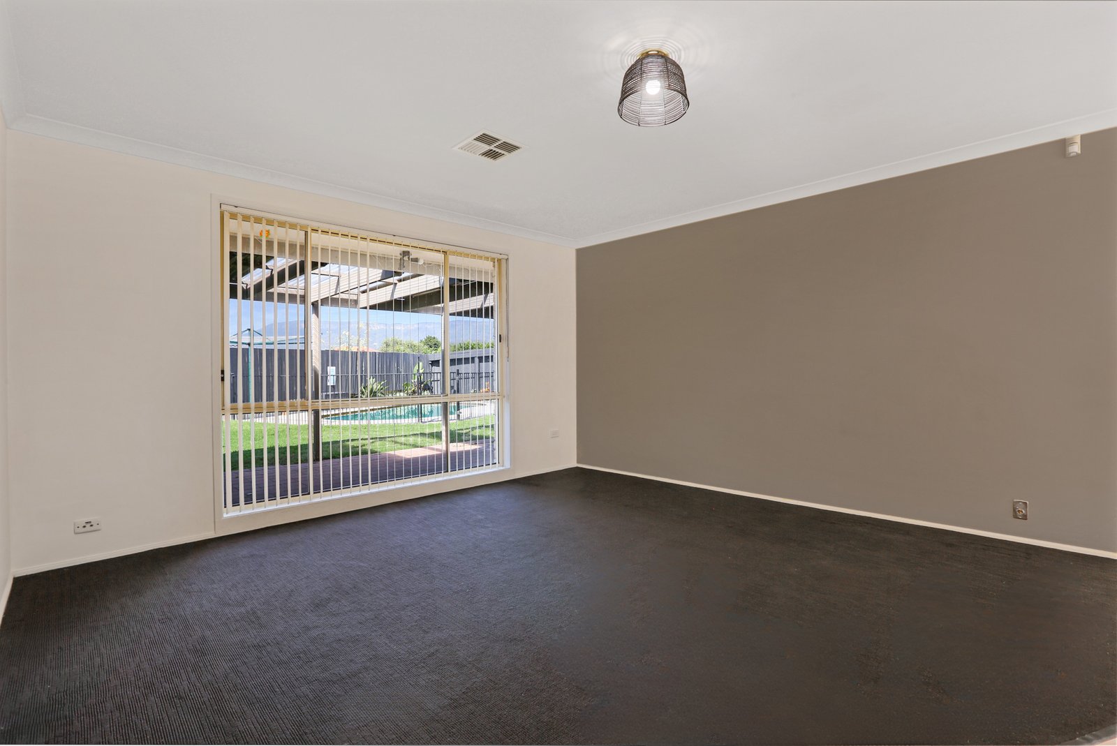 20 Glengarry Way HORSLEY 13