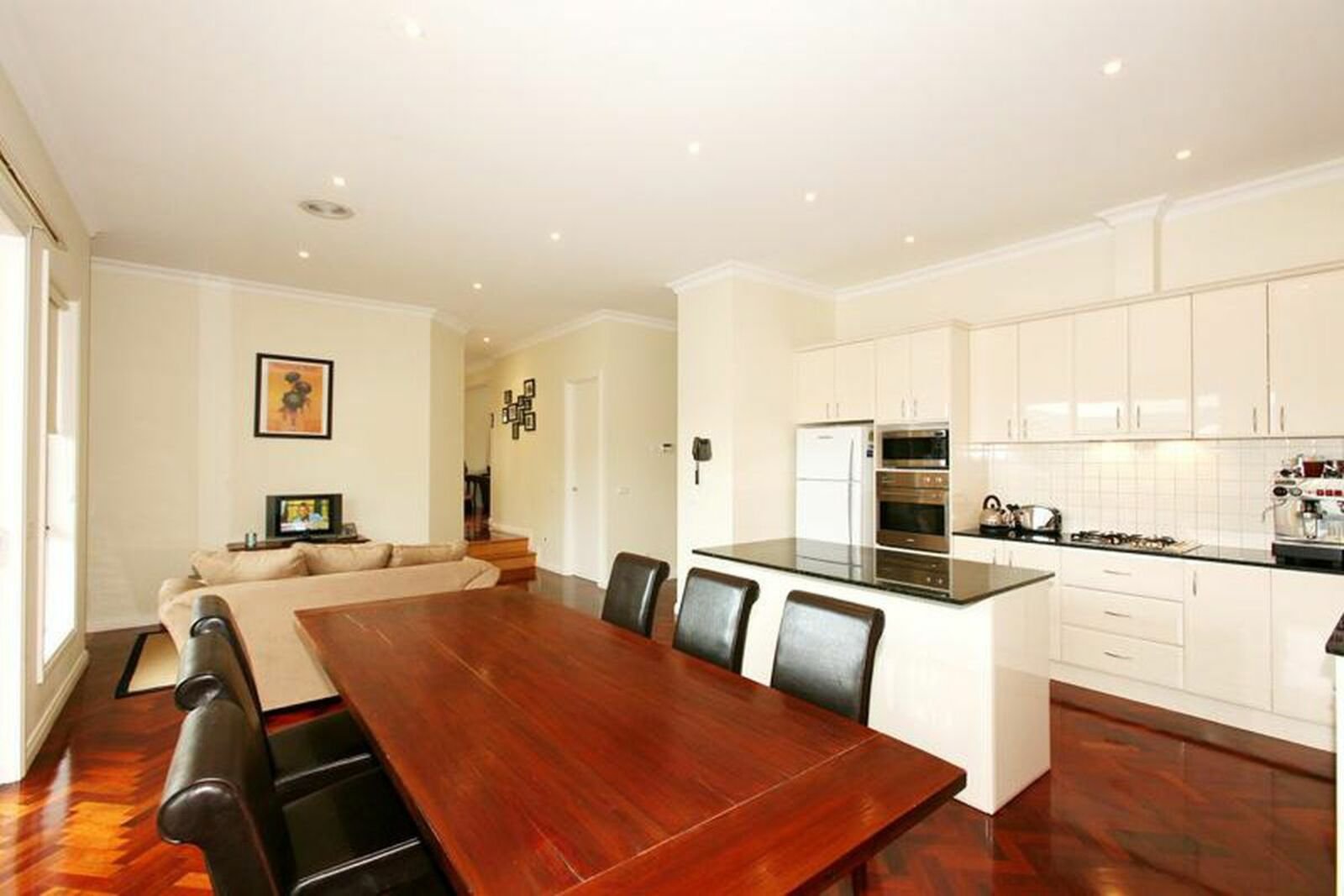20 Glenview Road, Doncaster East, 3109