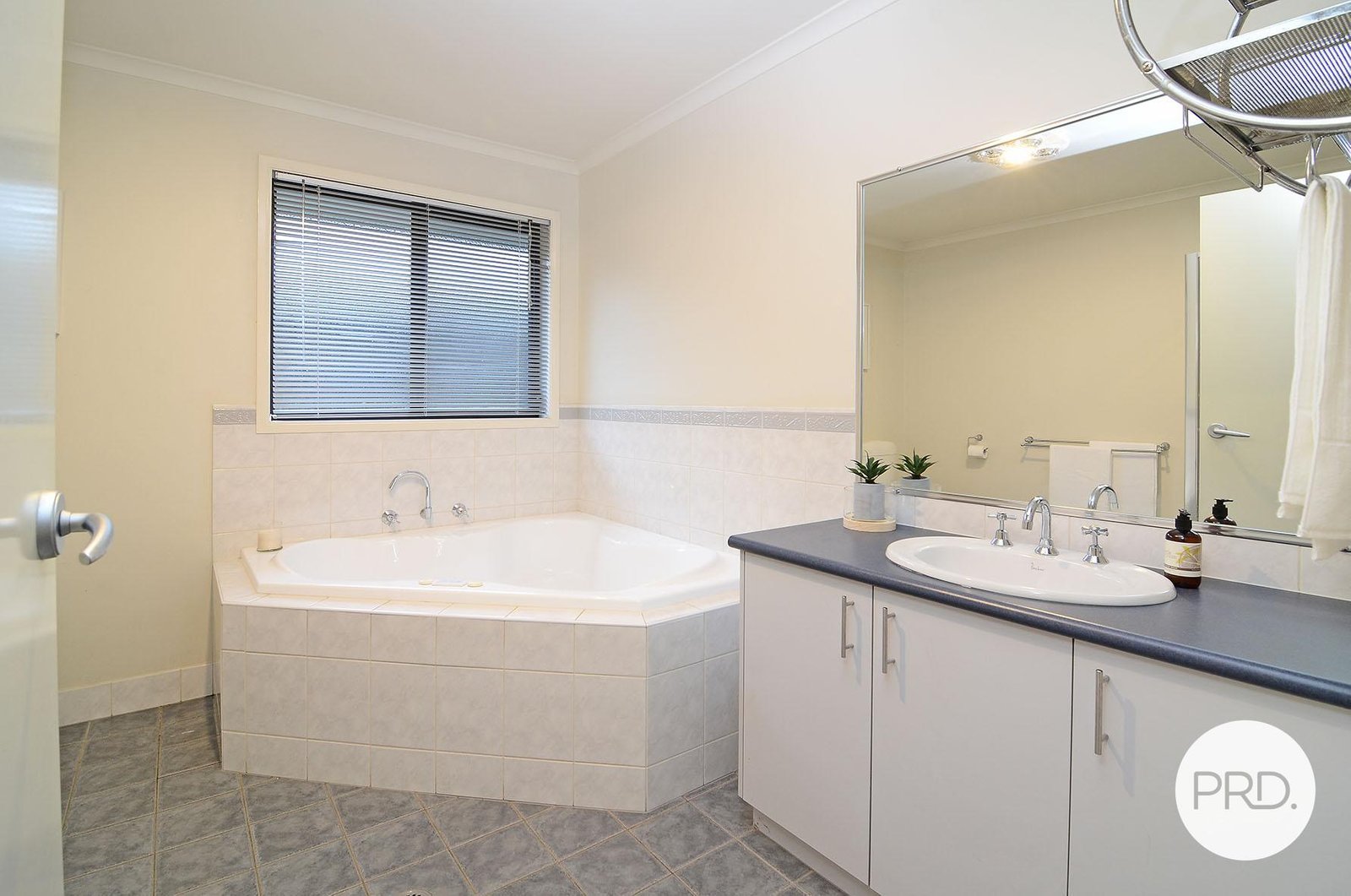 20 Gumnut Court EAST ALBURY 11
